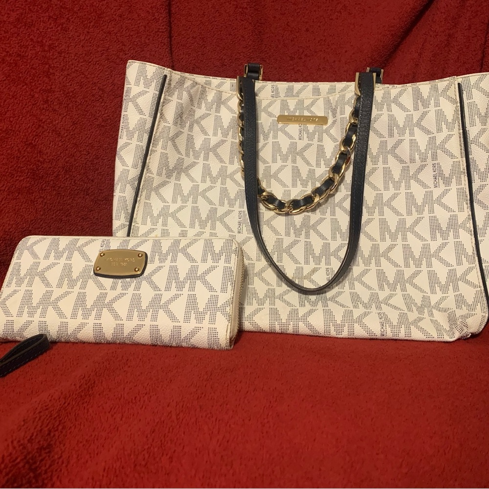 Michael Kors large purse and matching wallet
